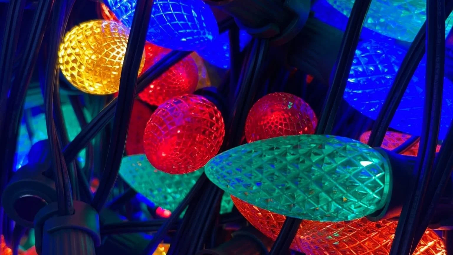 Christmas Light Installers | Seasonal Outdoor Lighting Experts